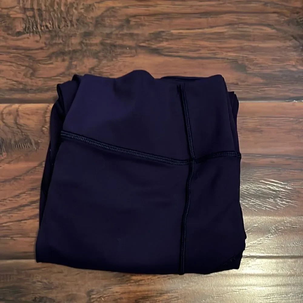 Lululemon Purple Crop Athletic Leggings